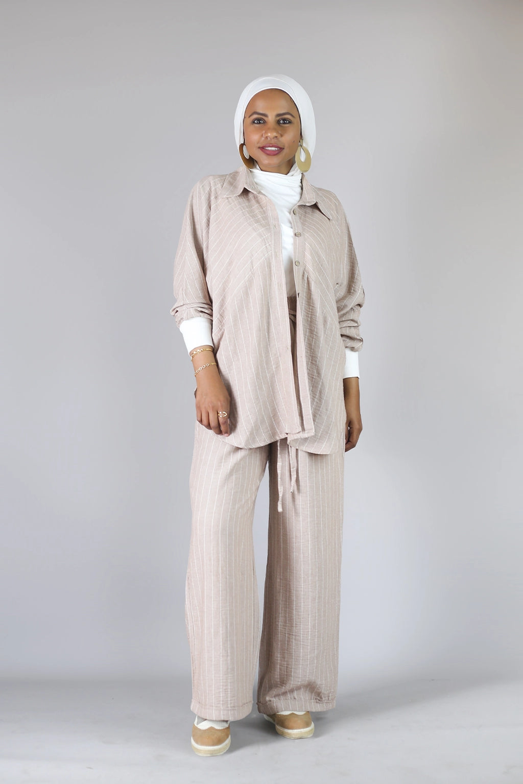 طقم لينن رملي