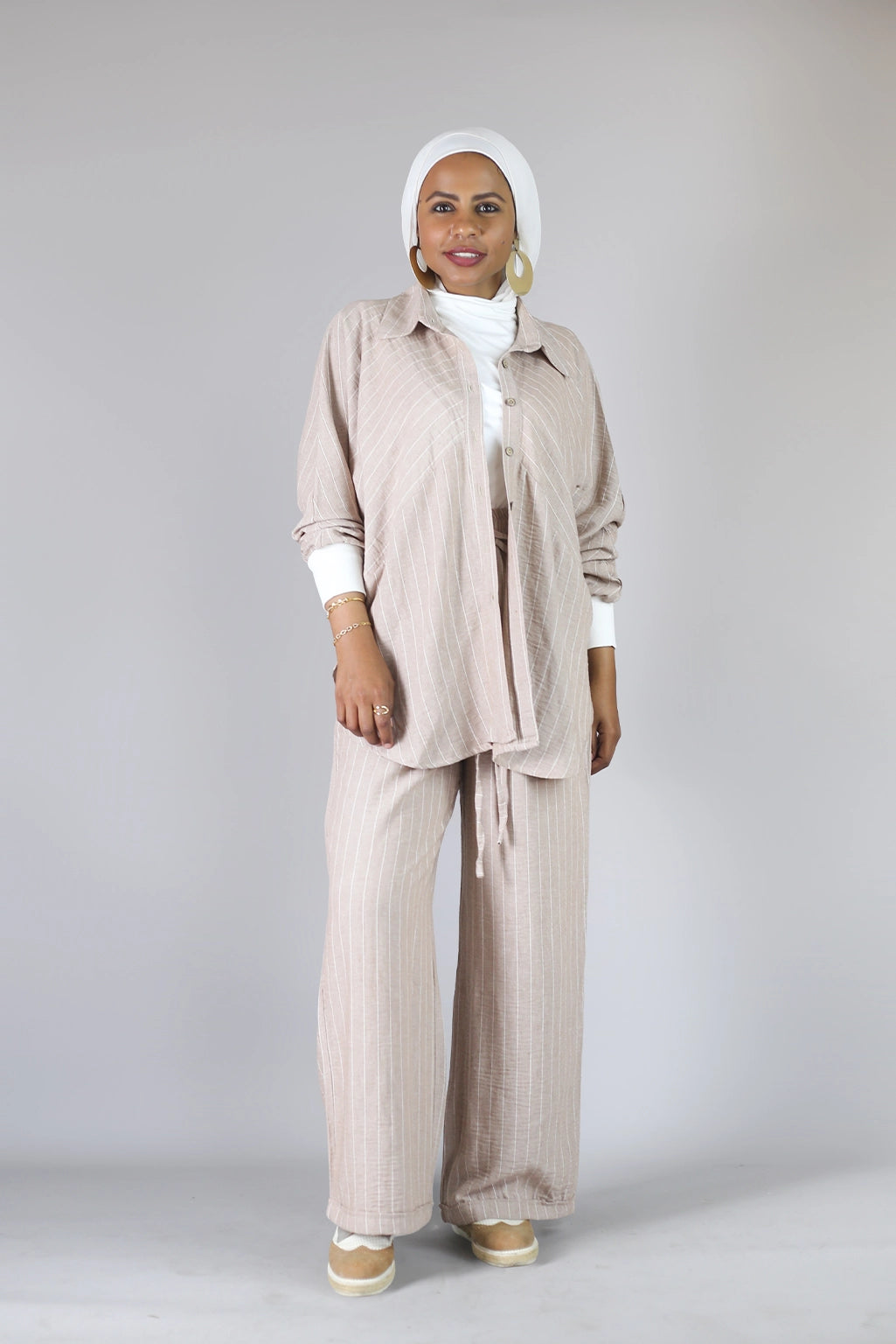 طقم لينن رملي