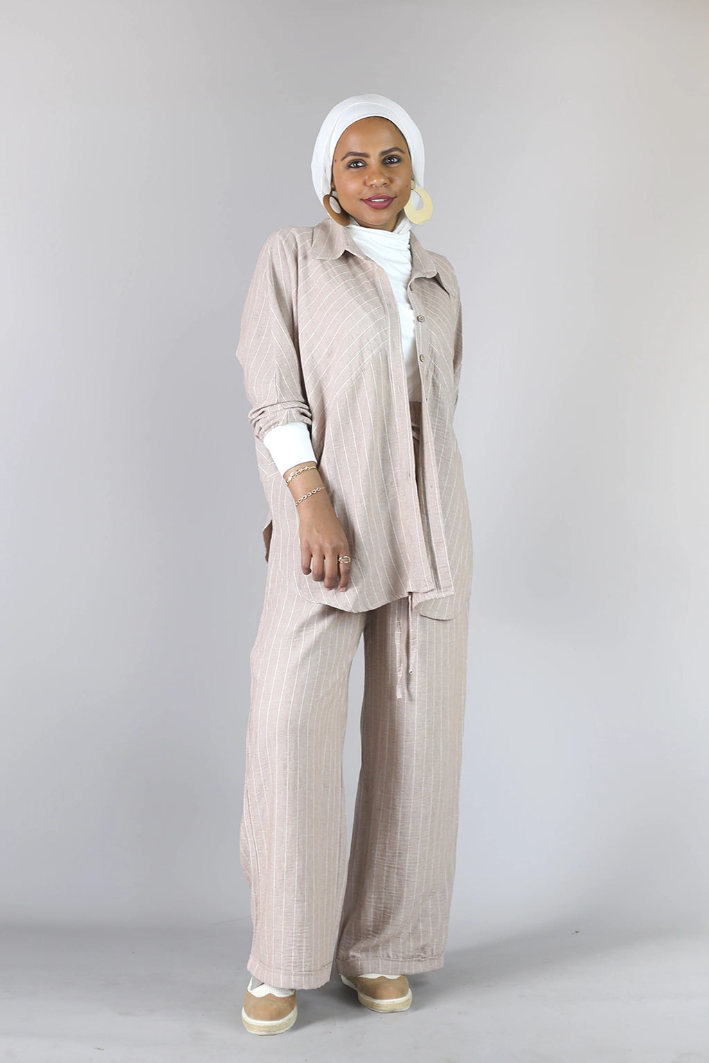 طقم لينن رملي