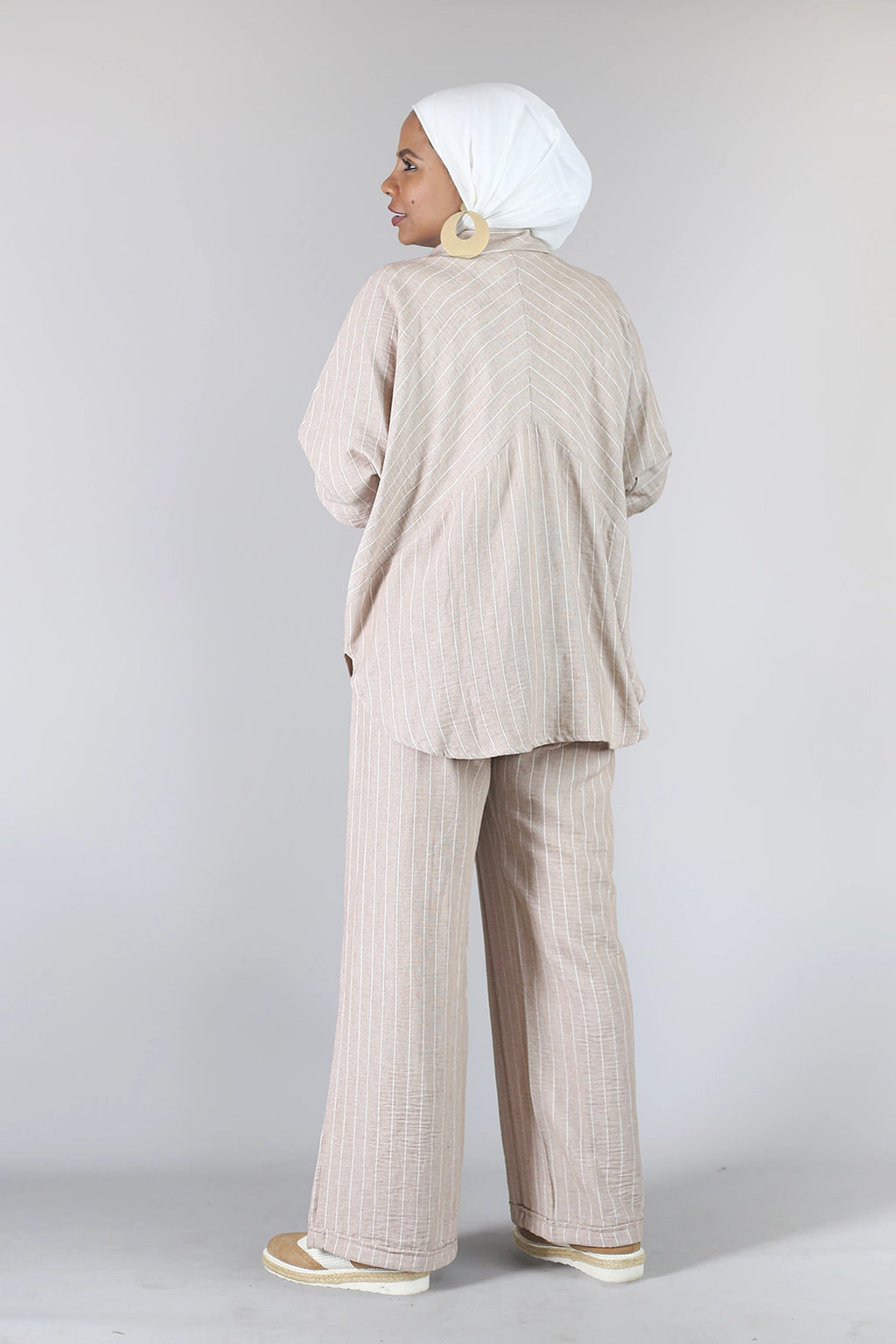 طقم لينن رملي