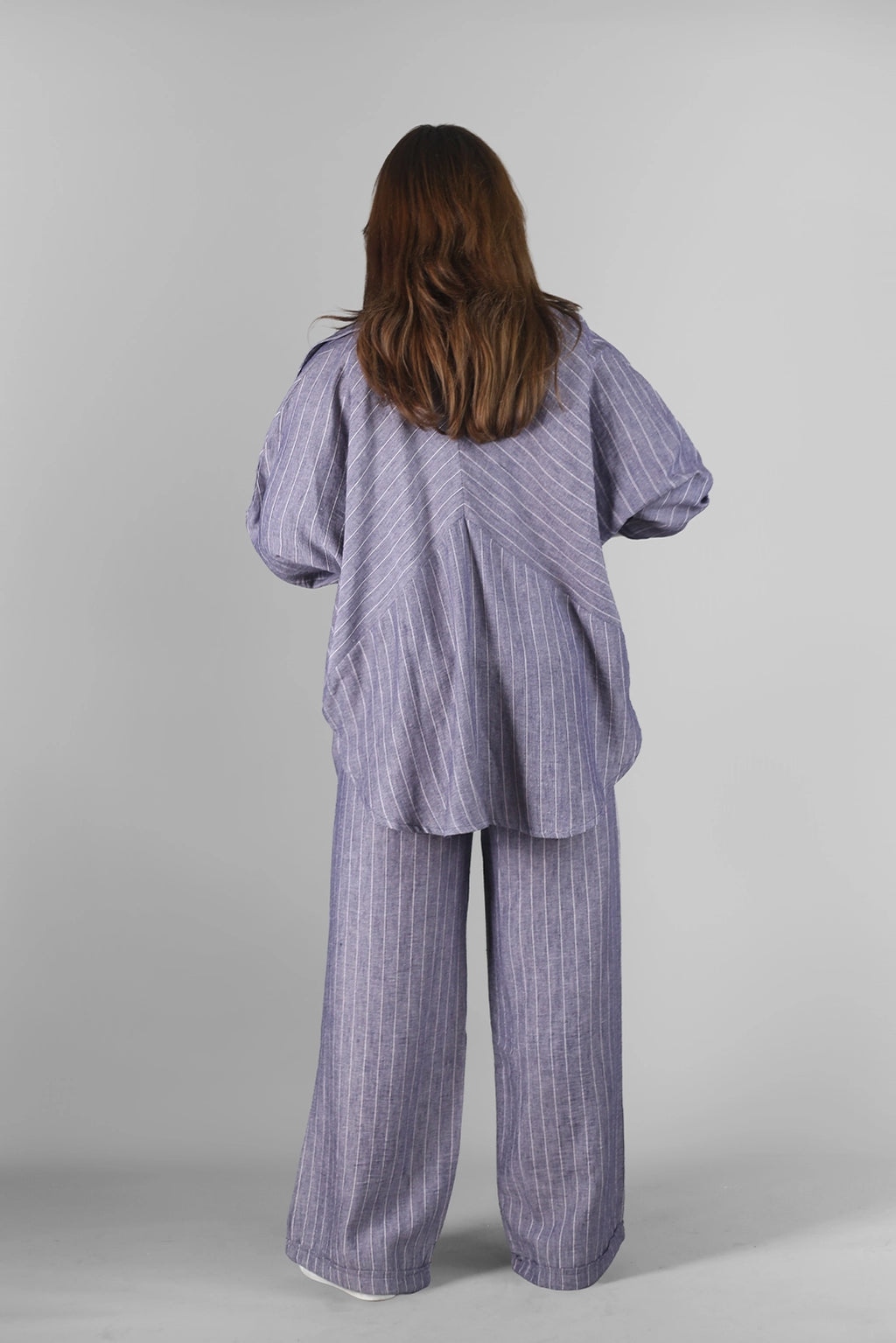 طقم لينن بنفسجي فاتح